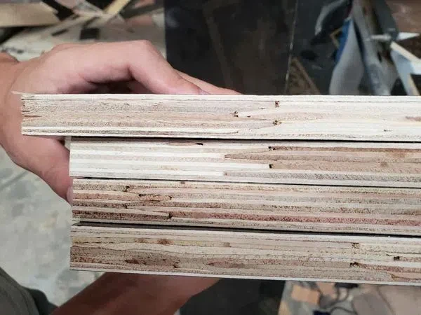 18 mm pirštų jungtis, juoda plėvele dengta klojinė fanera statybai