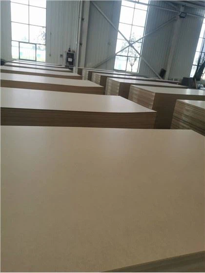18 mm neapdorotas MDF
